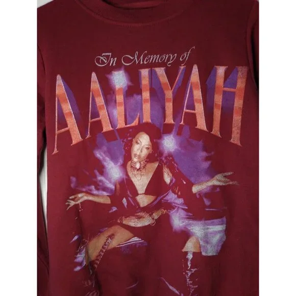 In Memory of Aaliyah Sweatshirt Women’s XS Maroon Red Long Sleeve Pullover NWT - Picture 2 of 6